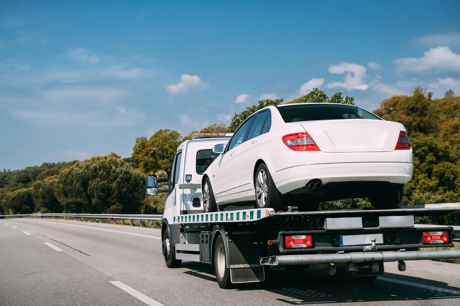 DKE Towing Deck truck Calgary