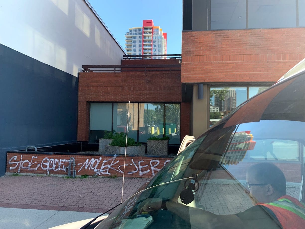 Brick wall grafitti removals