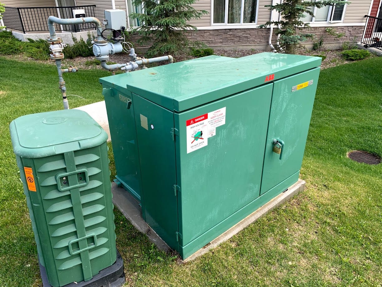 Graffiti removed from Green electrical box