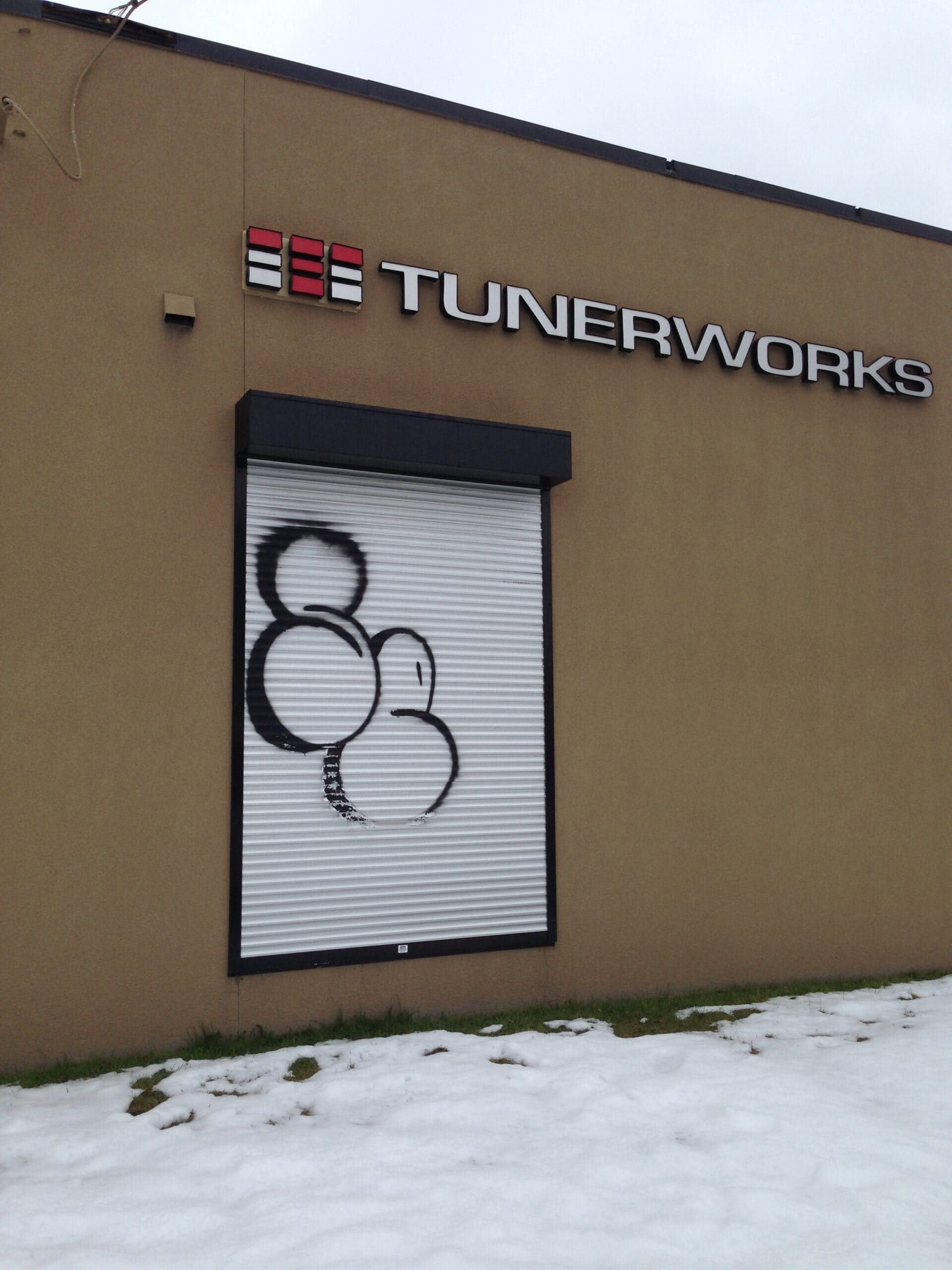 Security shutter graffiti removal