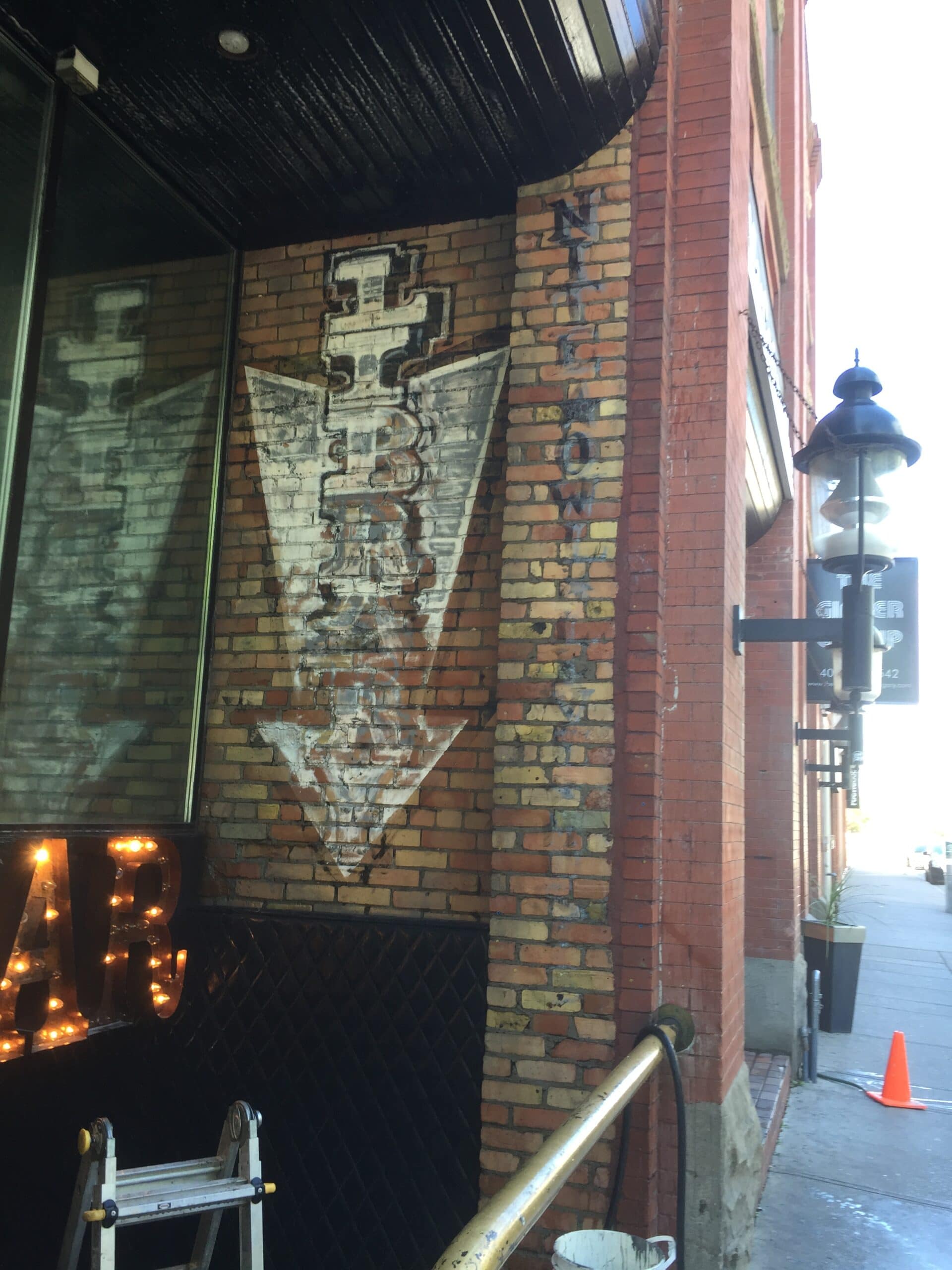 Thick-brick-wall-graffiti-removal-calgary (4)