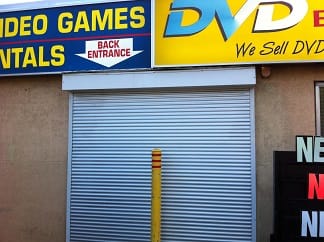 Game Trader - shutter graffiti - after